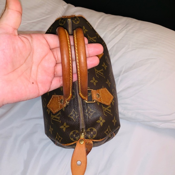 ❌❌ SOLD ❌❌ Authentic LV Speedy 25 - Picture 4 of 8